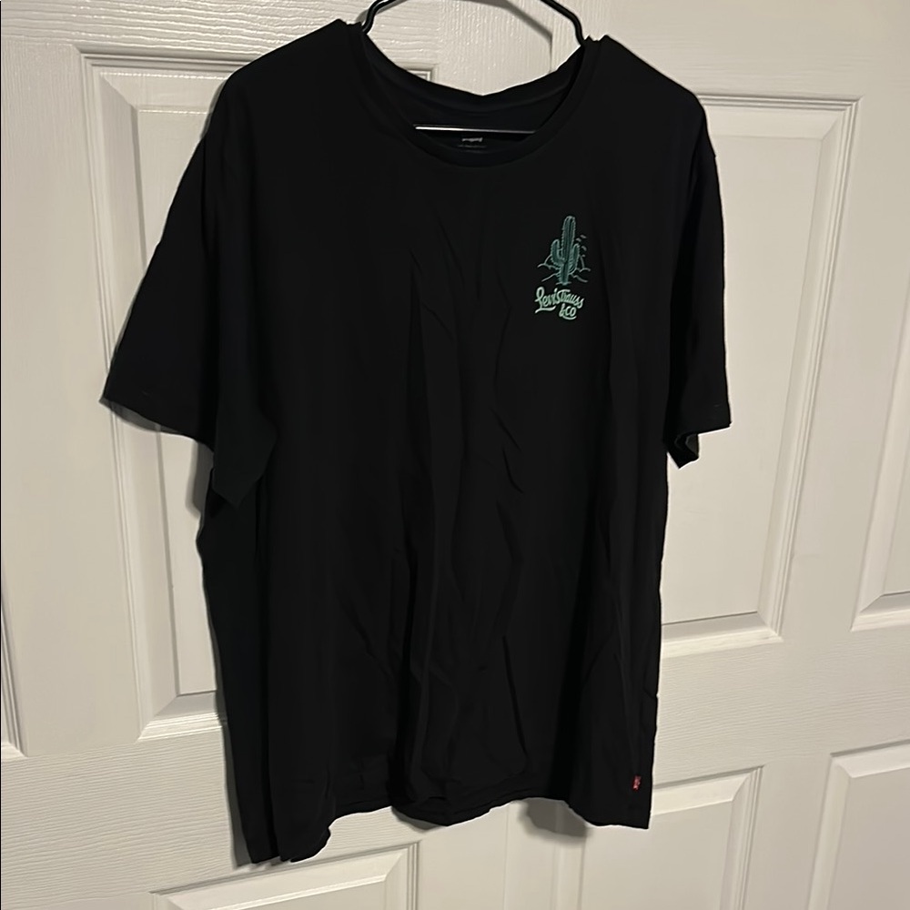 Levi's Black Short Sleeve Tee with Graphic Design